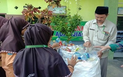 MI BUSTANUL ULUM NGLELE SIAP SUKSESKAN 